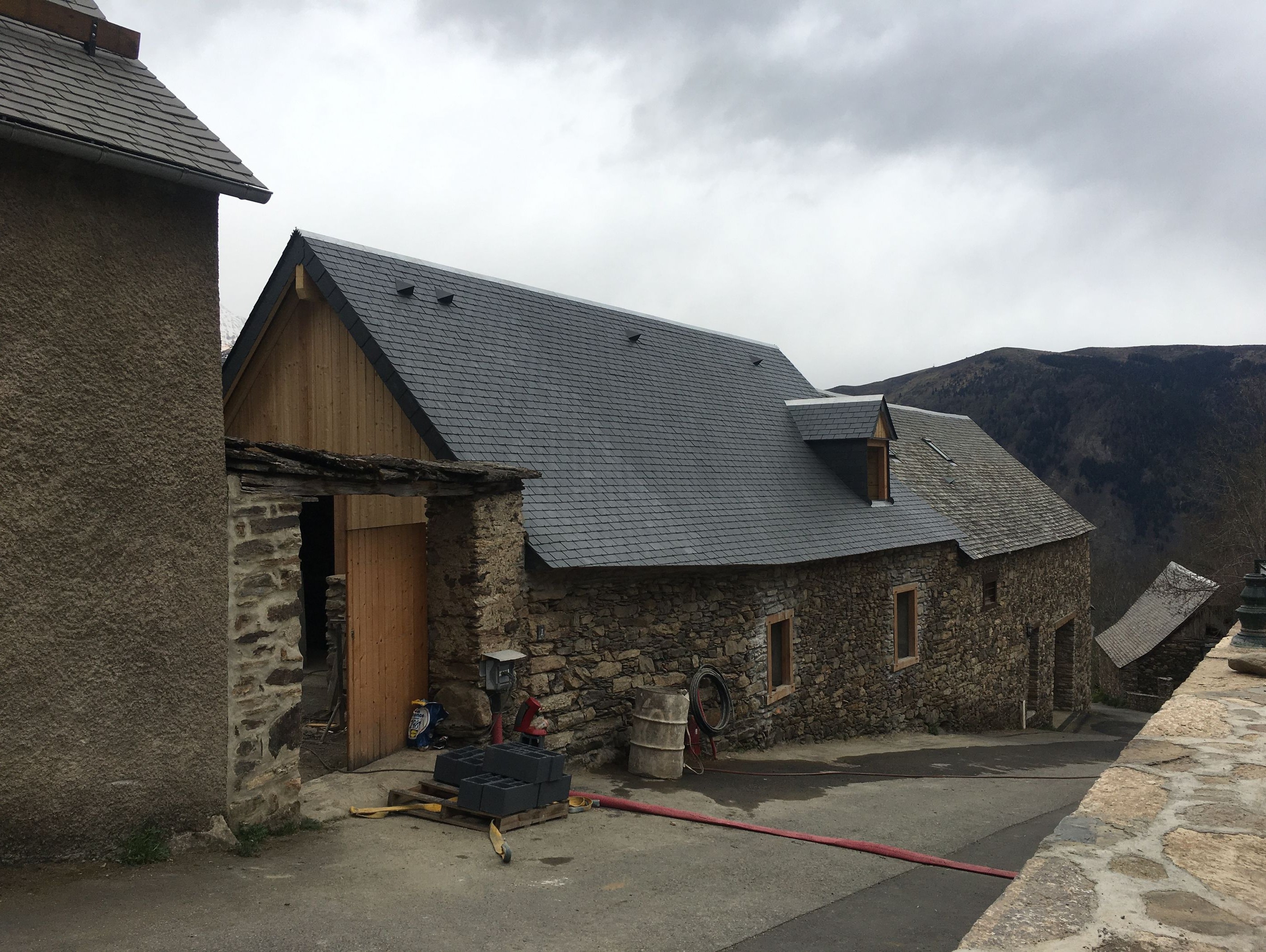 Transformation d'une grange en maison d'habitation à Mont